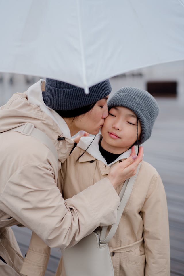 copil care nu face contact vizual