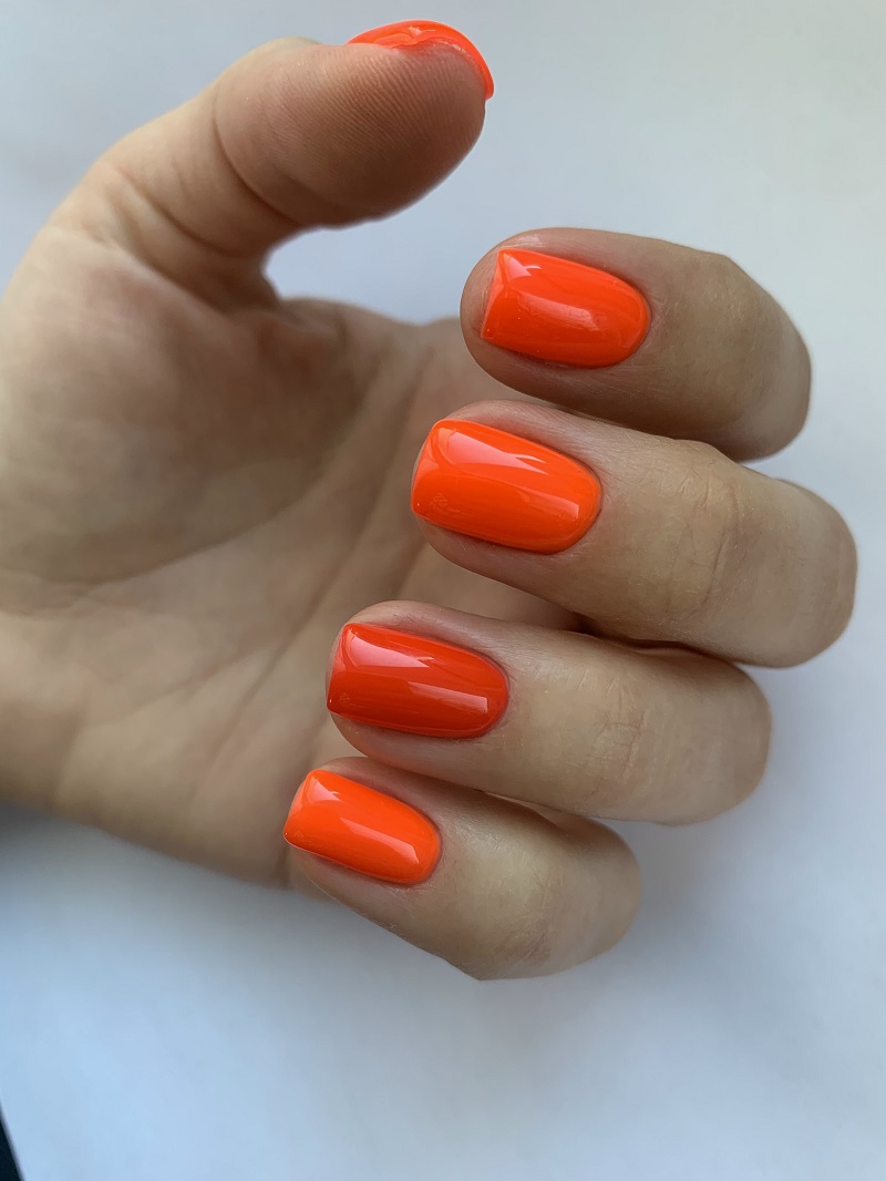 manichiura portocalie de Halloween