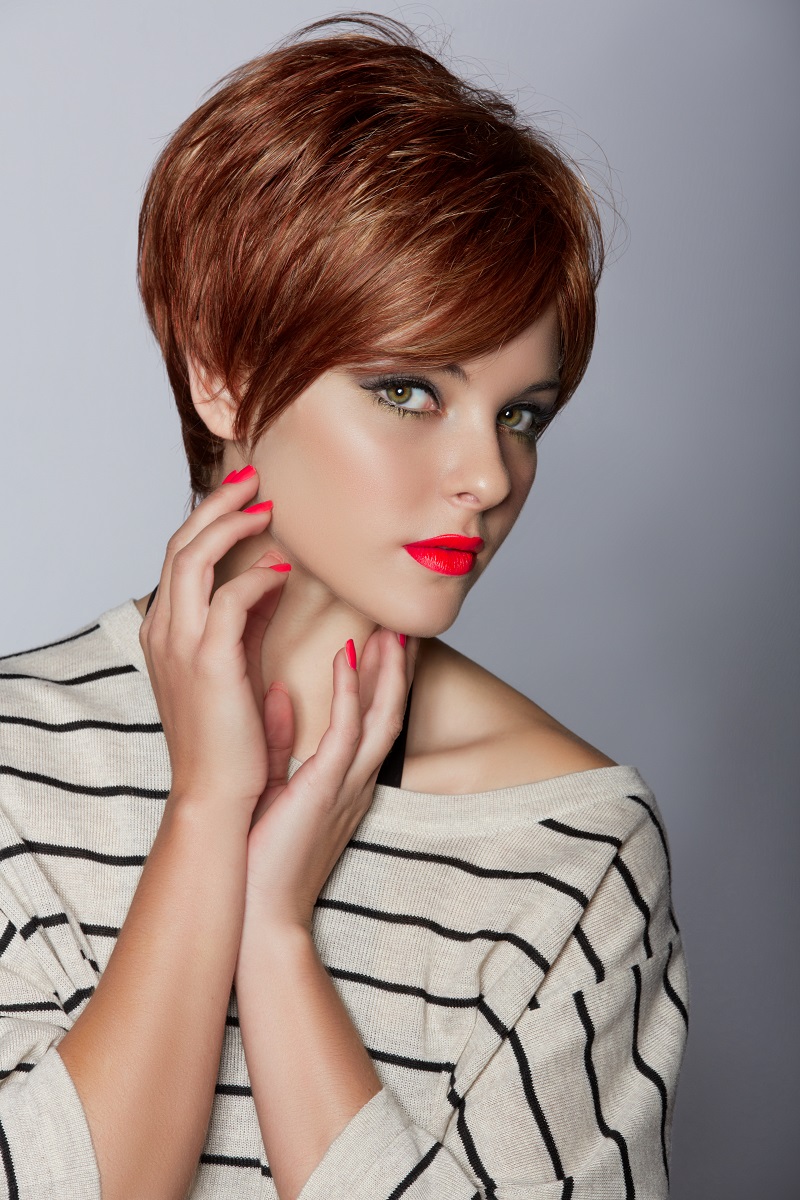 tunsori cu breton par scurt in stil pixie