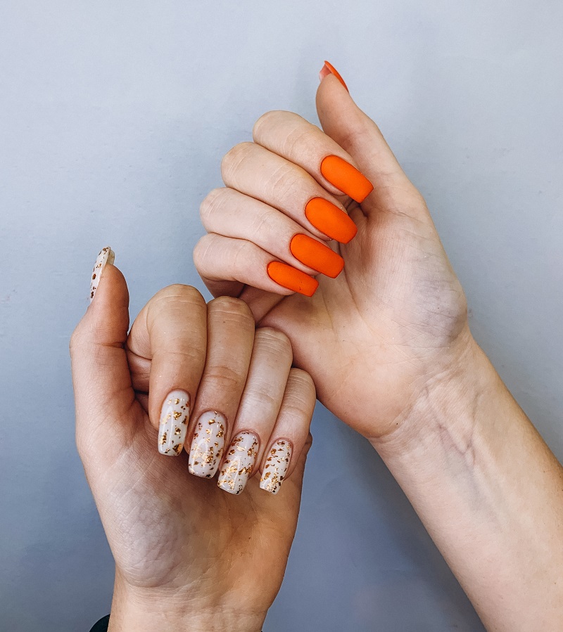 manichiura halloween oranj