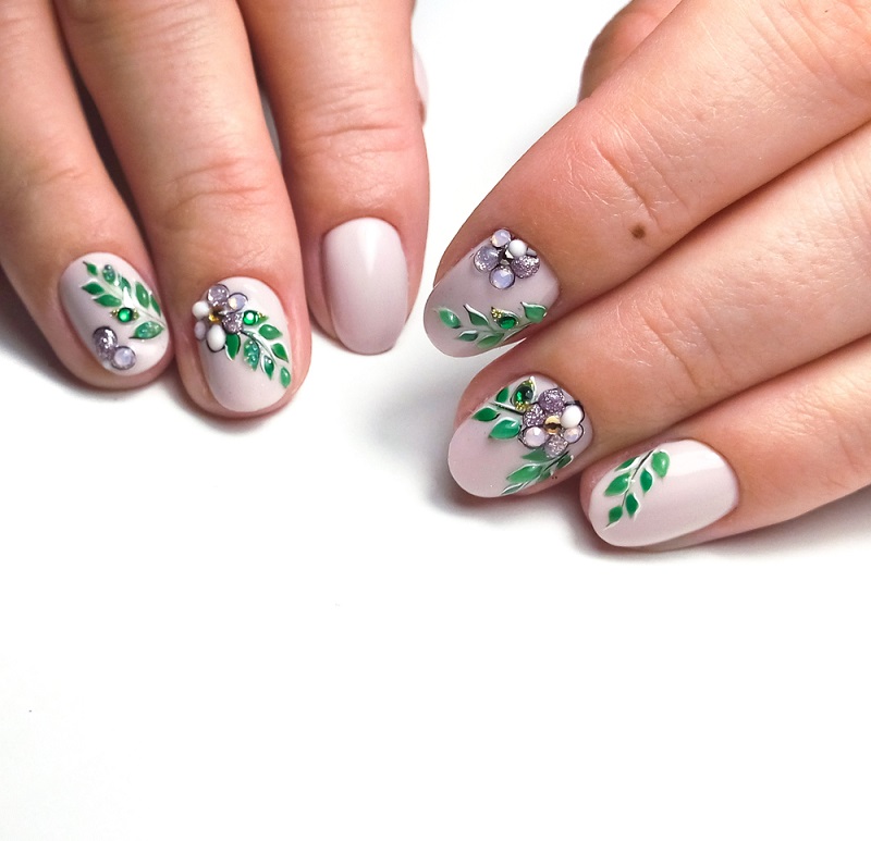 manichiura florala verde