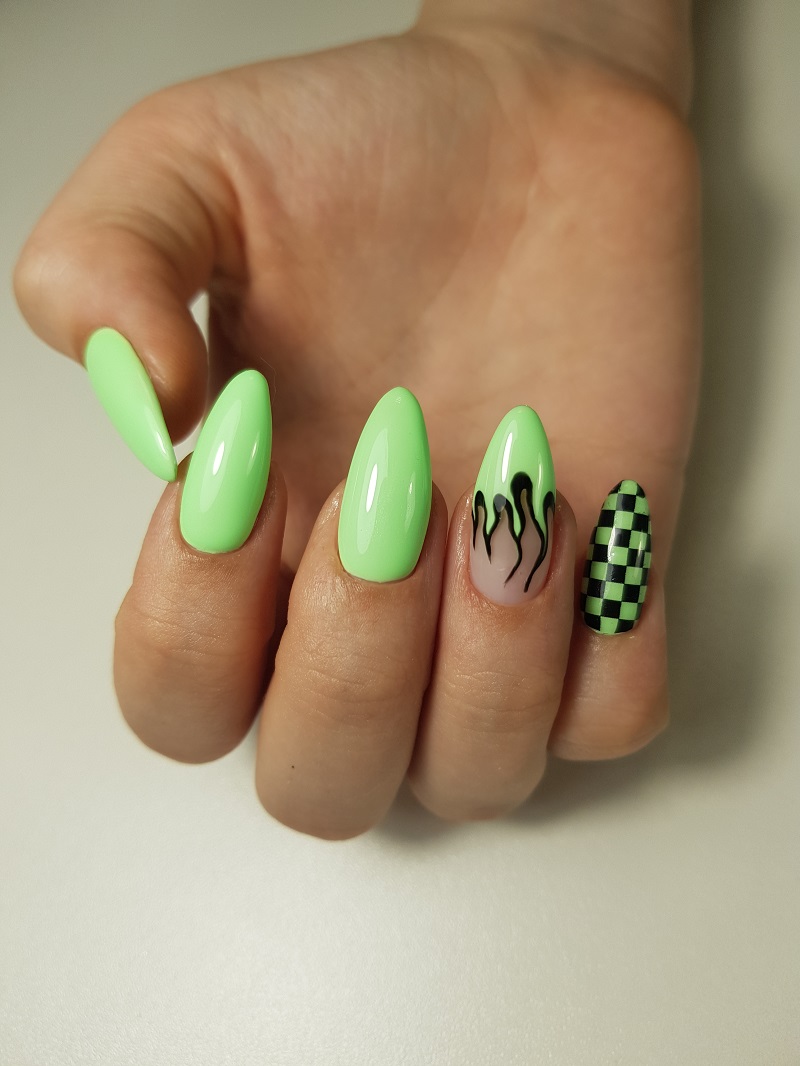 unghii verzi cu model