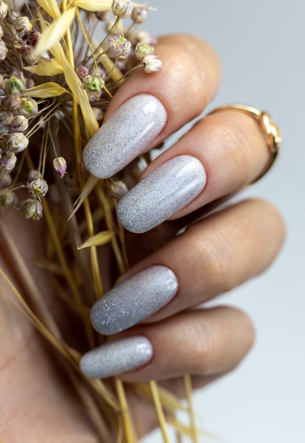 manichiura cu glitter