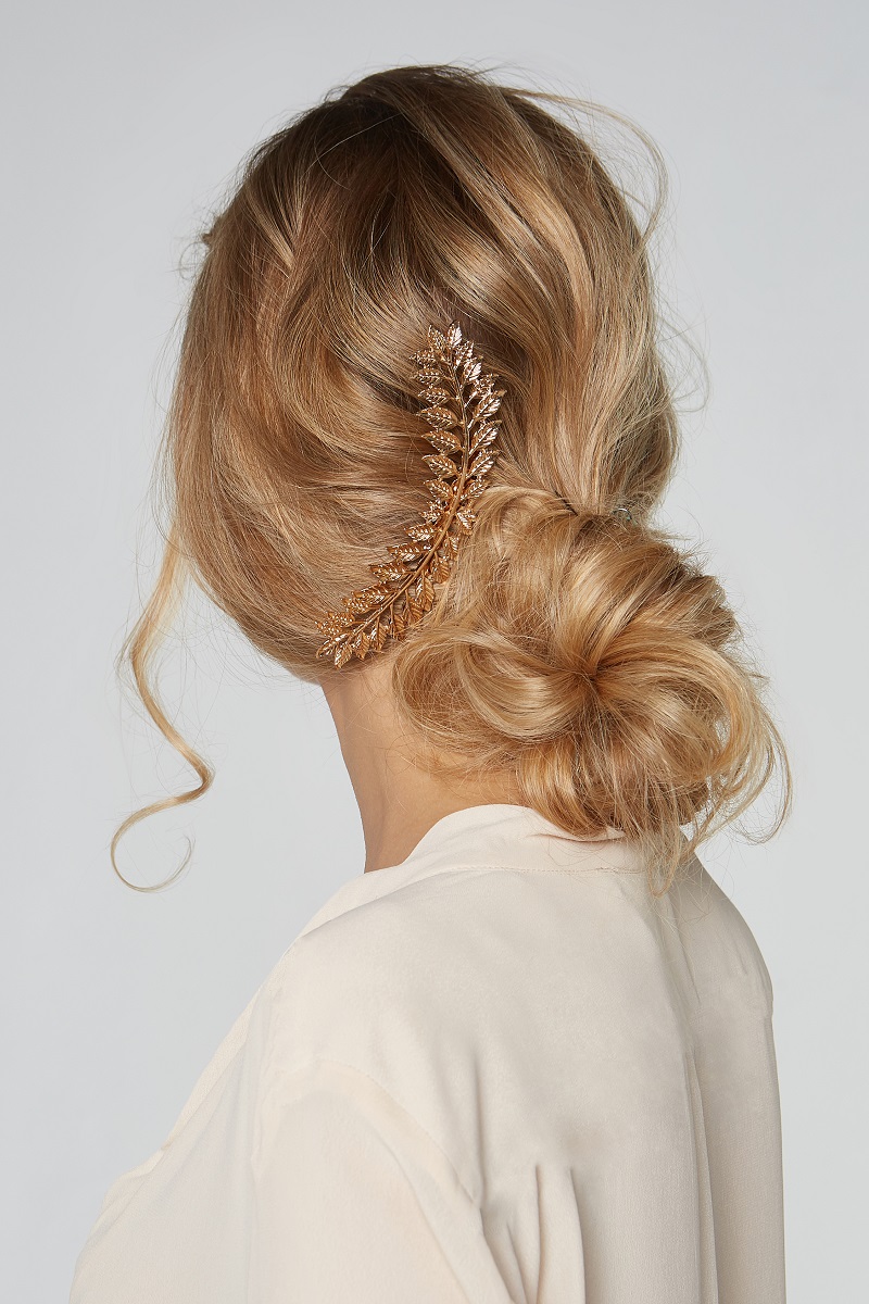 impletitura cu accesoriu de par