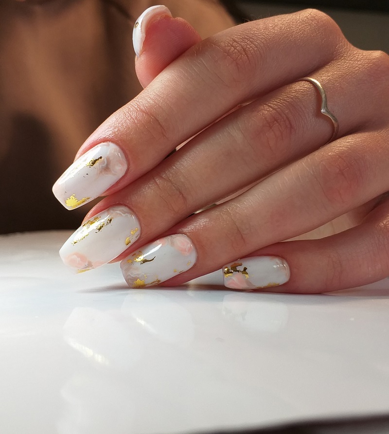 manichiura marmorata