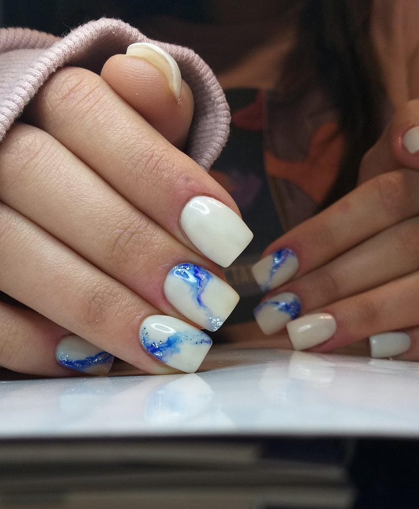 manichiura marmorata