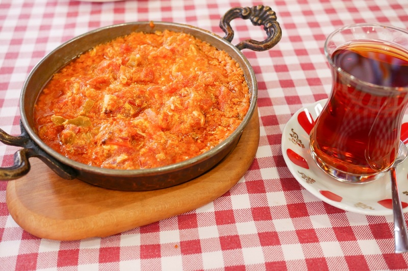 cu ce se mananca menemen