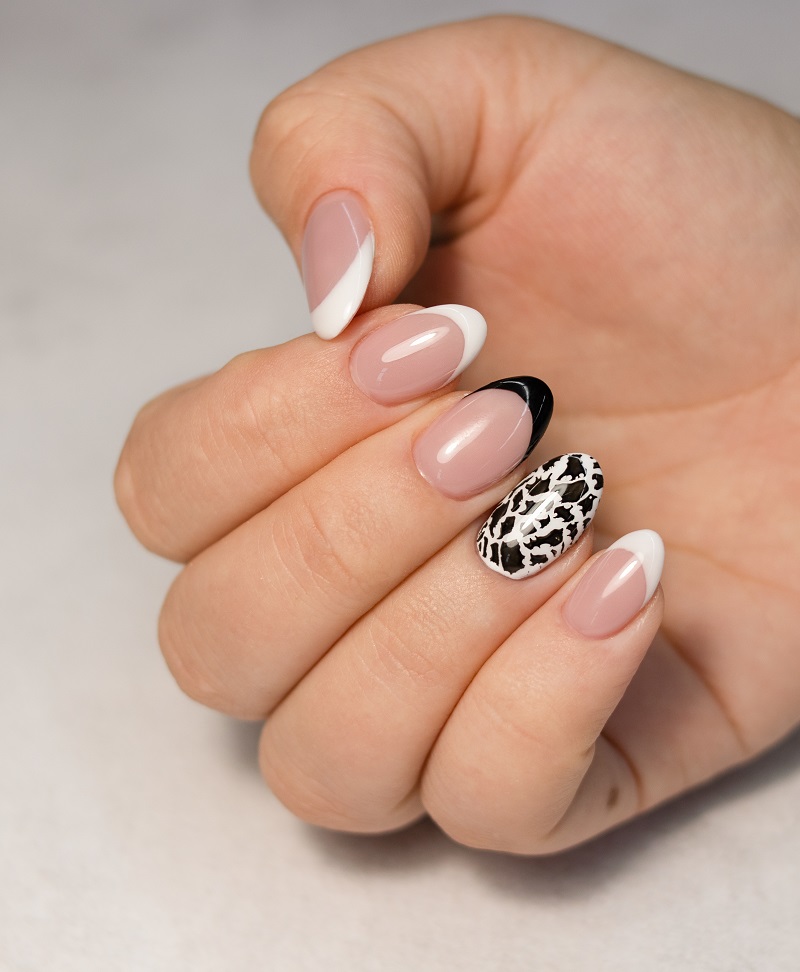 manichiura french animal print