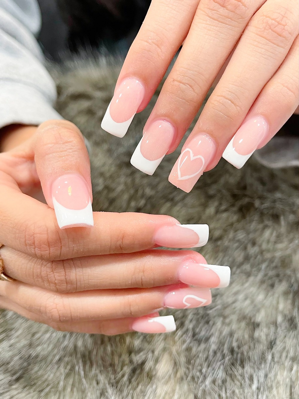 unghii nude cu inima