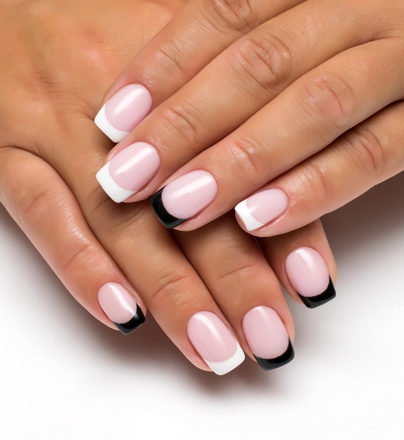 modele de unghii french clasice