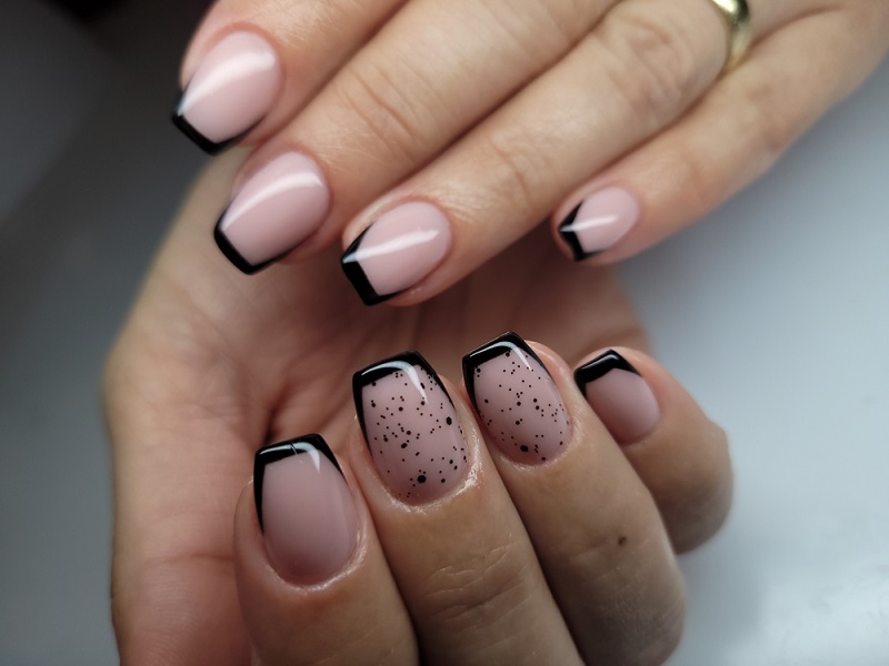 modele de unghii frantuzesti nude