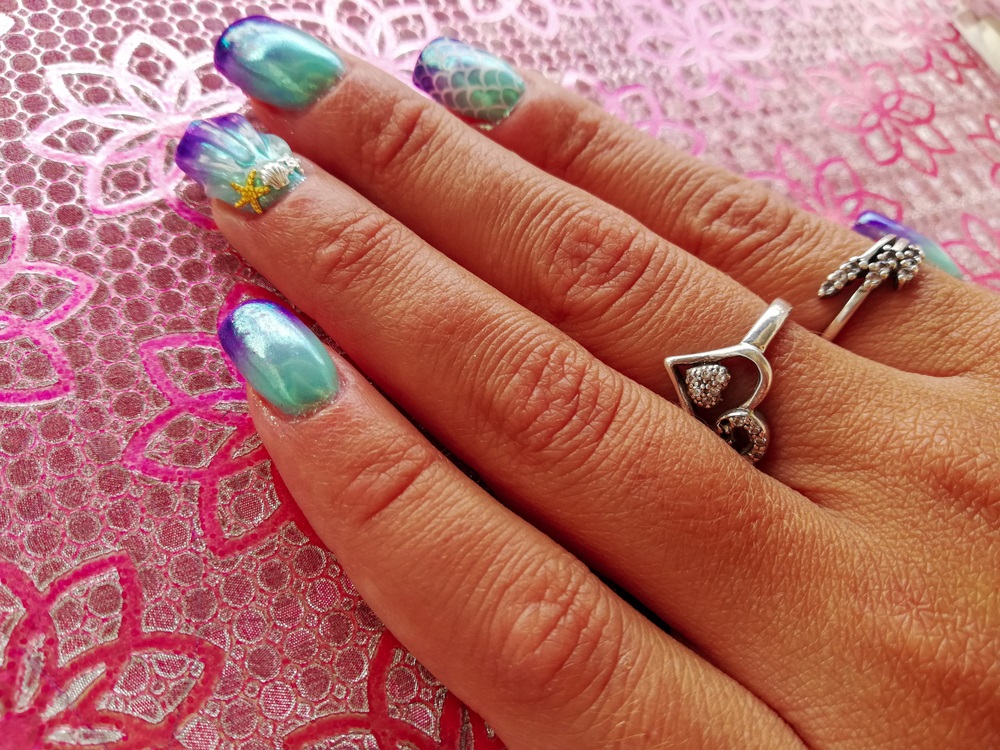 modele de unghii de sirena