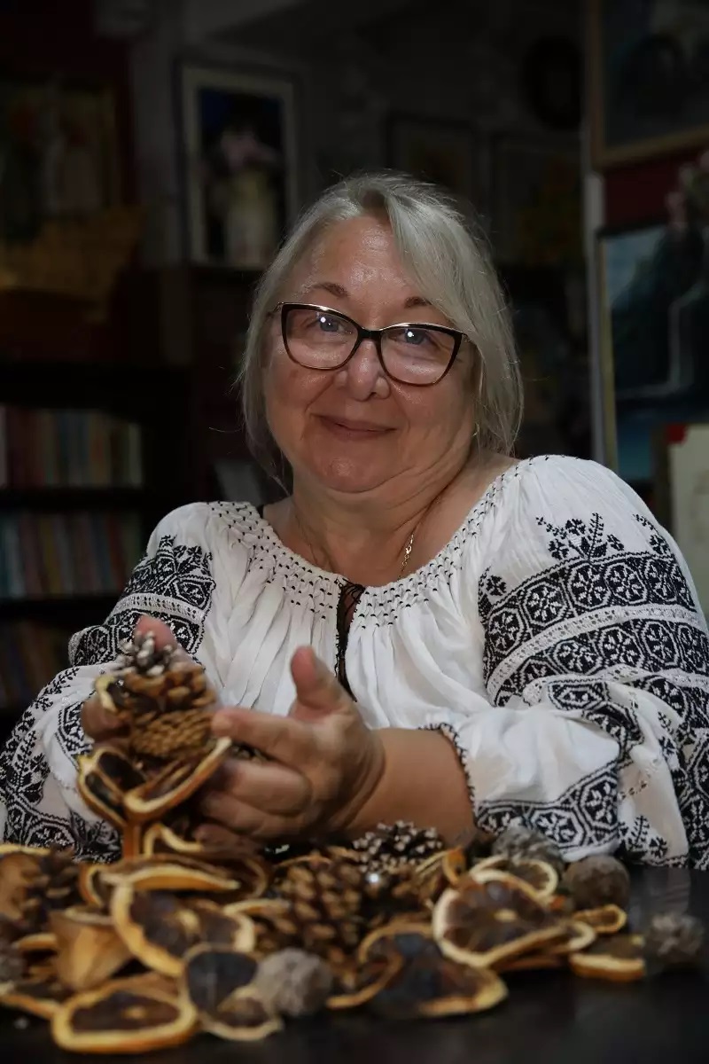 Mia Scarlat, Mia's Children