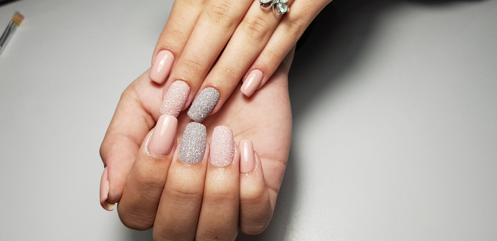 Unghii cu gel de Craciun cu efect de zahar cristalizat