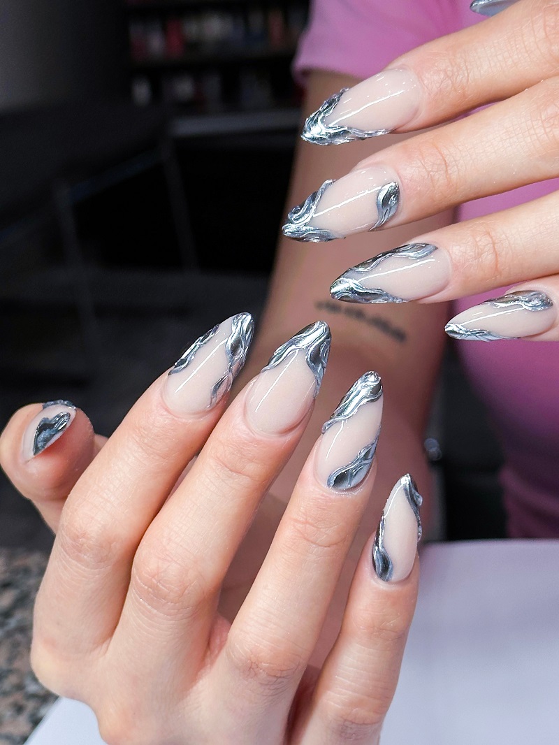 manichiura french cromata