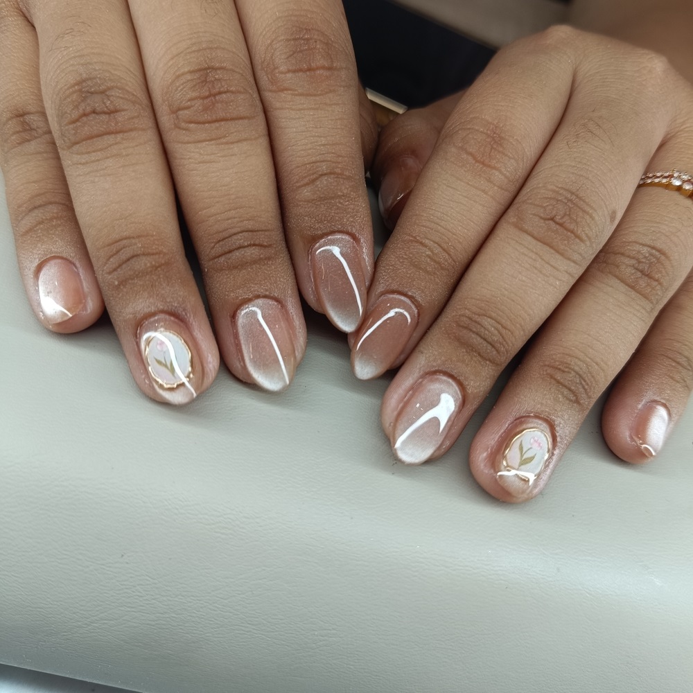 manichiura cat eye naturala