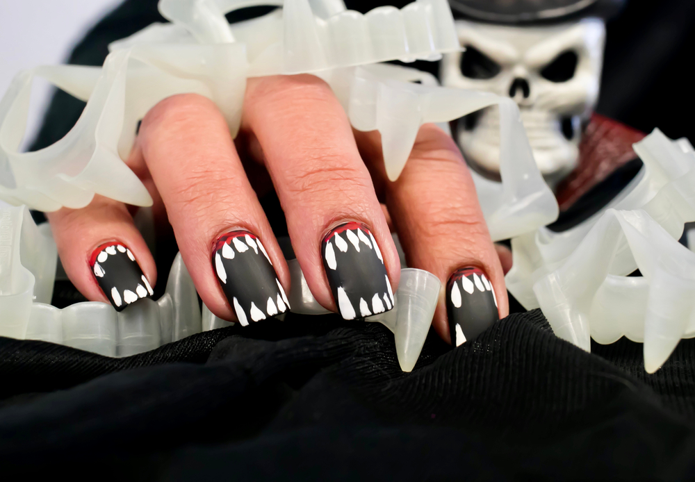 idei manichiura halloween