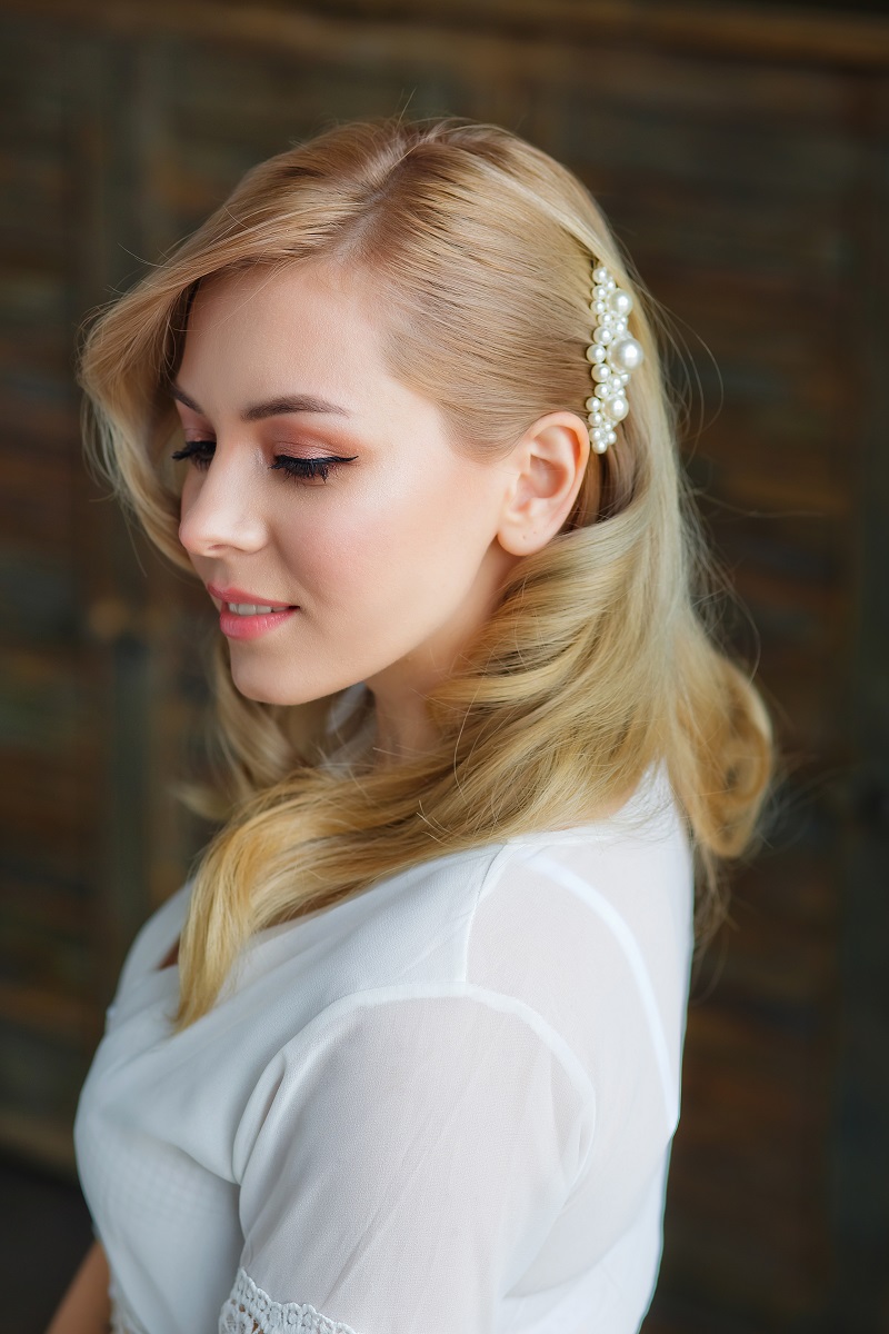 coafura festiva cu perle