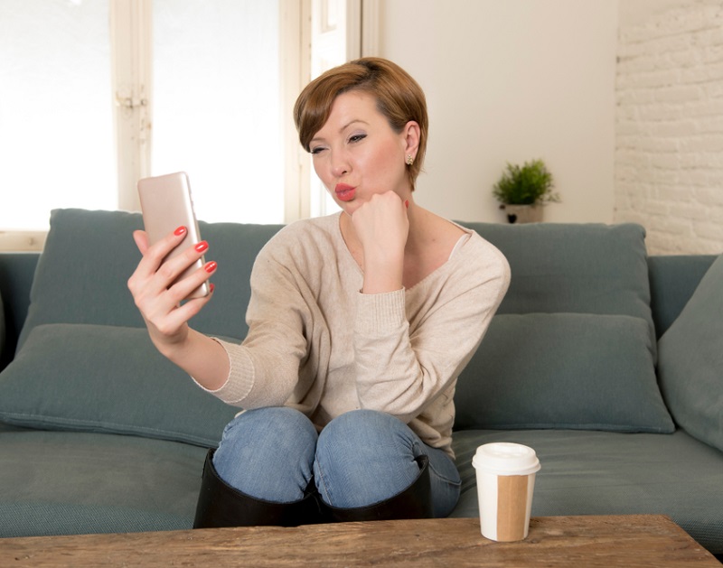 aparente social media