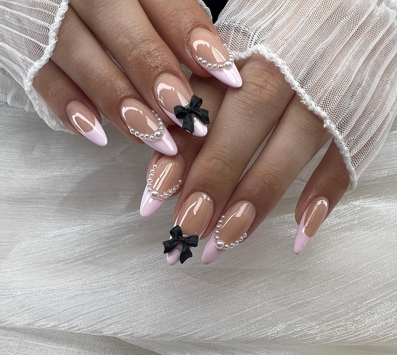 model de unghii cu funda