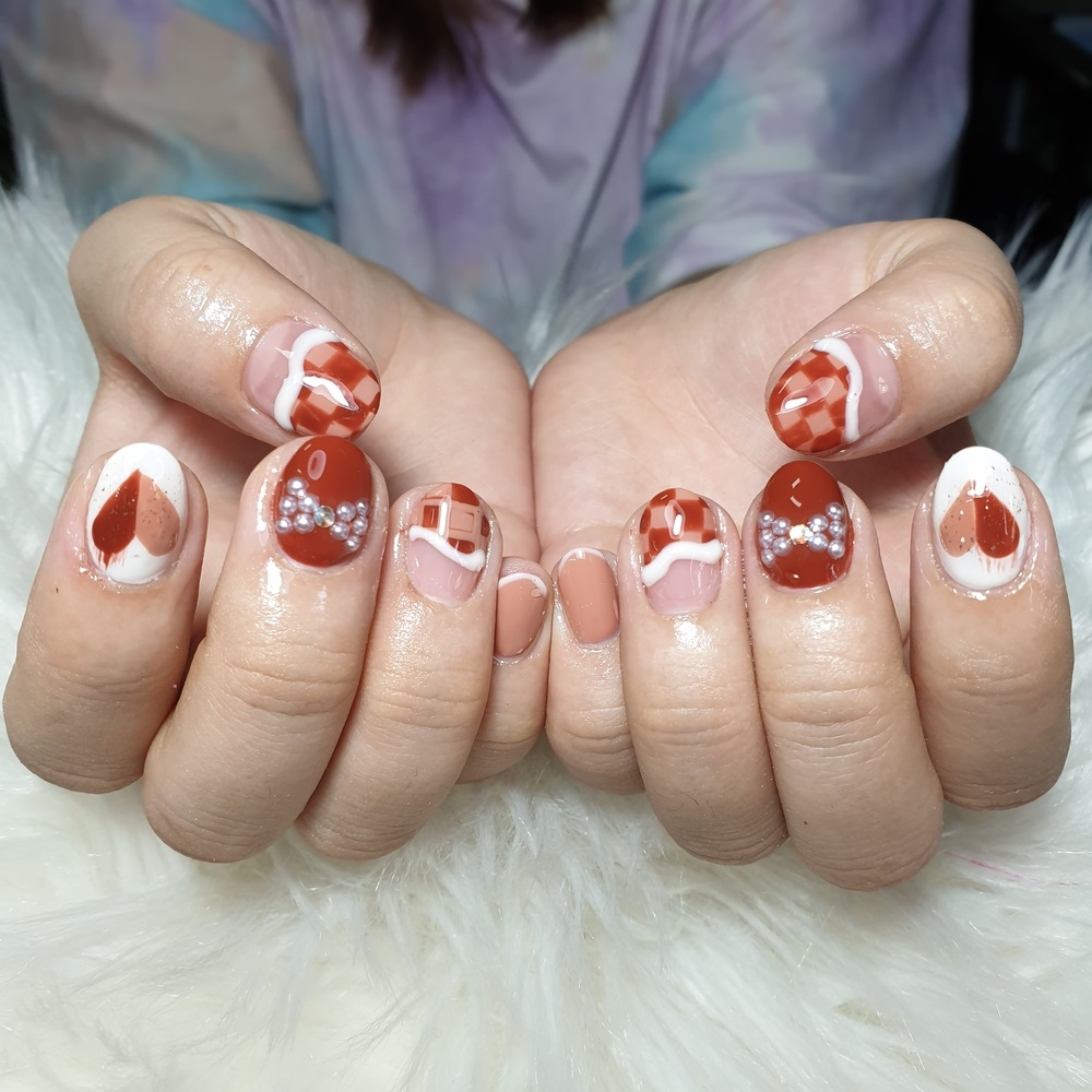 modele de unghii trendy cu funda