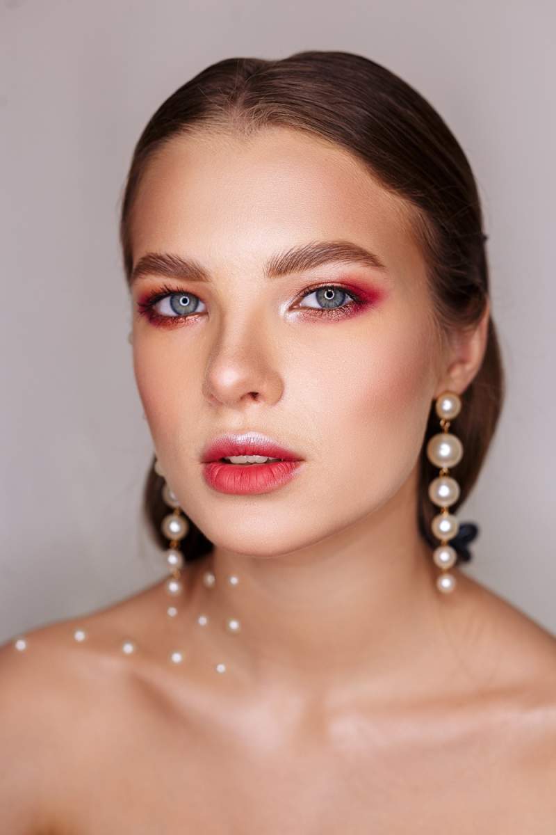 machiaj cu roz magenta