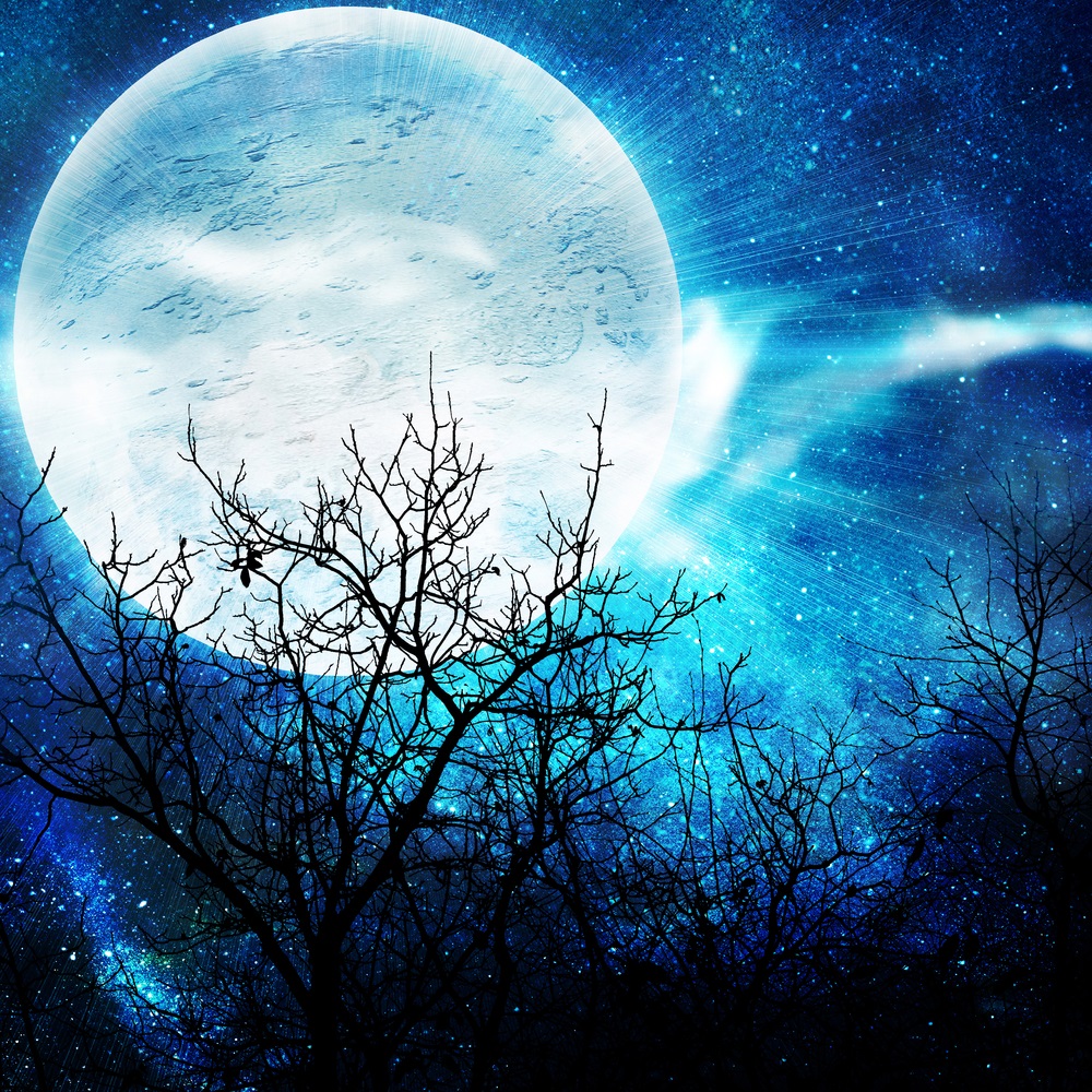 luna plina august 2023