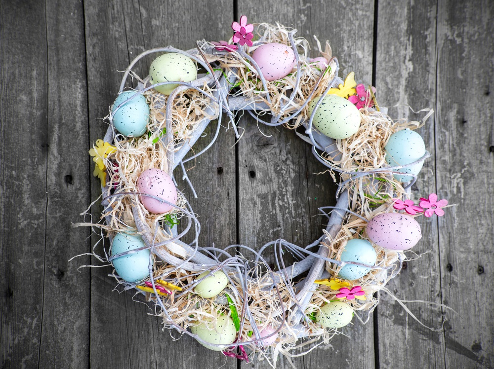 coronita de paste cu oua pastel