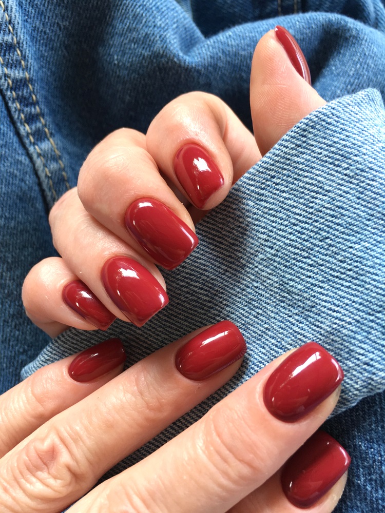 unghii rosii