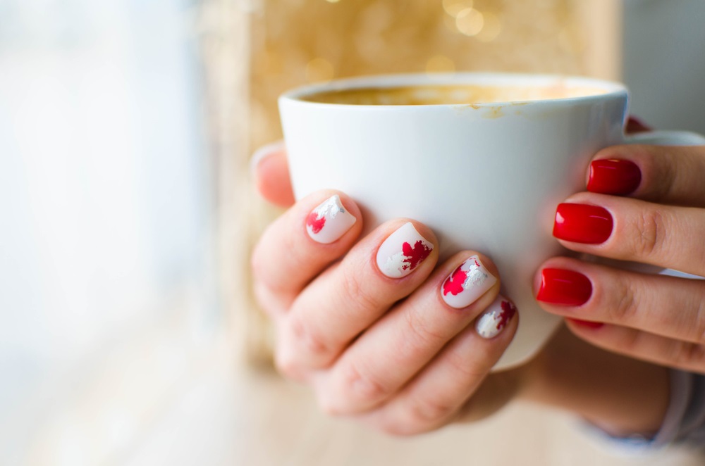 modele de unghii rosii