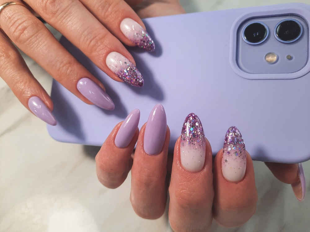 modele de unghii lavanda