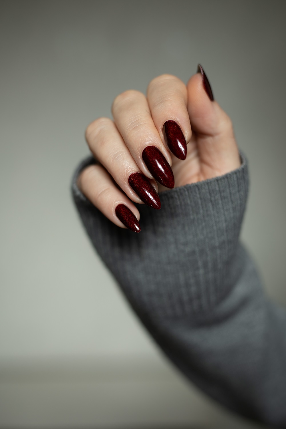 manichiura rosu burgund