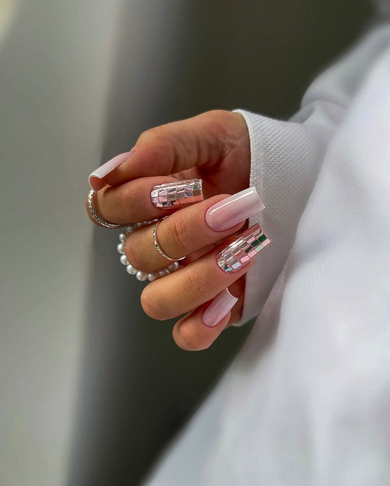 model de unghii trendy 2024