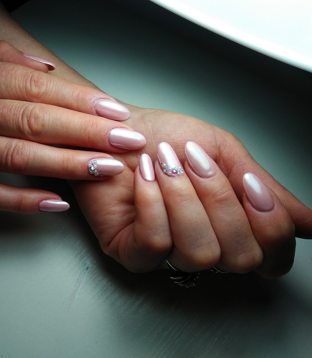 manichiura inspirata de perle