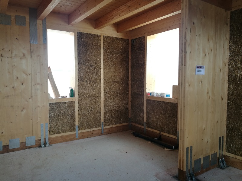 casa din baloti de paie