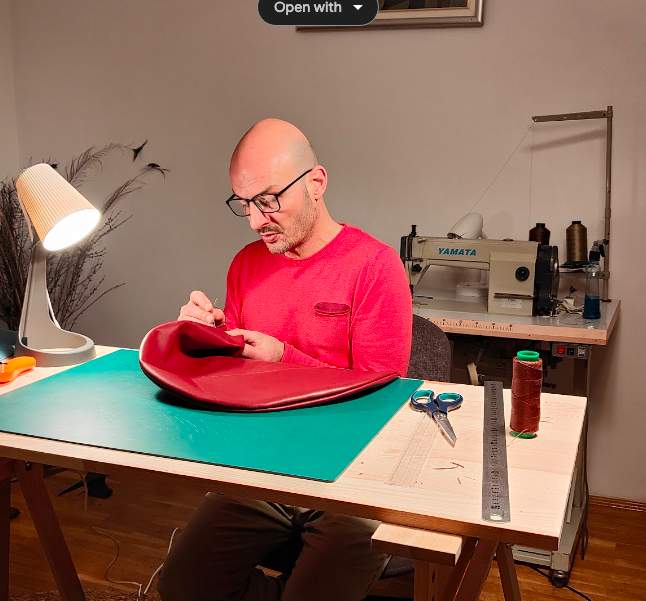 Calin Iliescu - Designer roman genti in si piele naturala