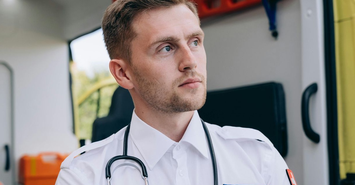 Examenul de medic specialist se schimbă din toamnă: subiecte unice la nivel național