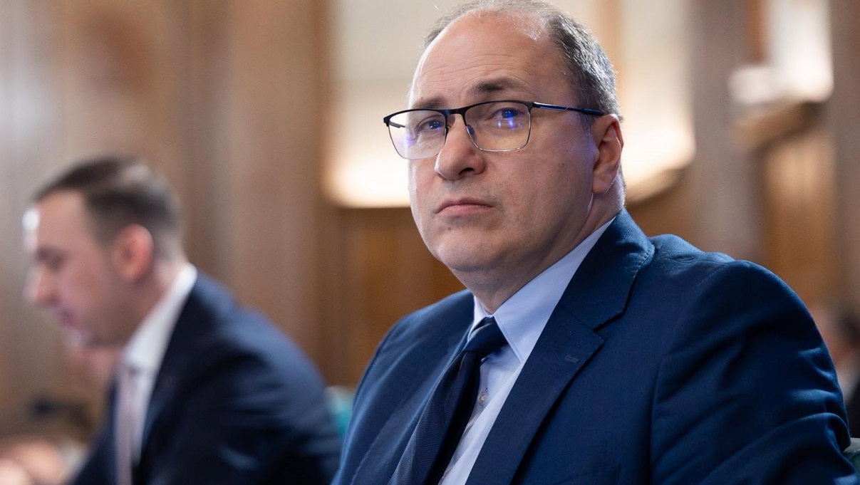 Ministrul Educației cere mai multă exigență în notare: „Nu putem renunța la standarde”