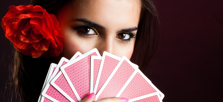 ORACOLUL TIGANESC: Afla-ti soarta prin Cartea de Tarot a Destinului!