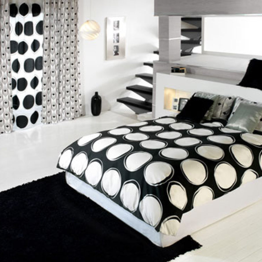 Lenjerie de pat si draperii cu model geometric