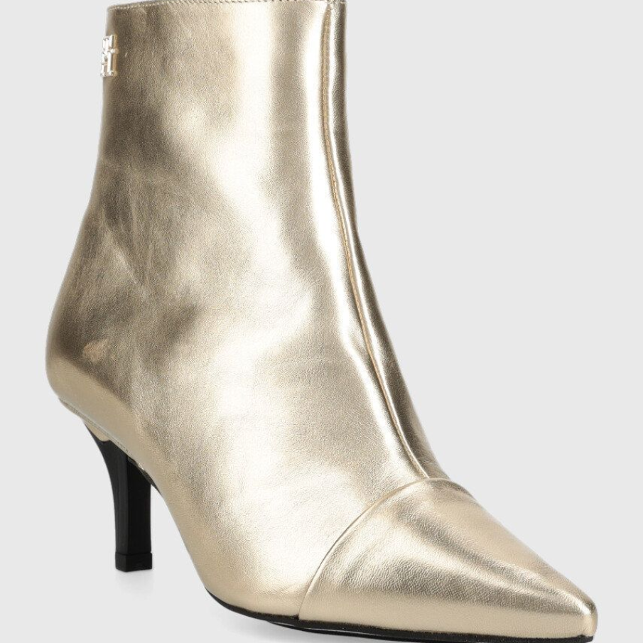 Botine Tommy Hilfiger în nuanță de auriu, cu toc cui stil kitten și interior fabricat din bumbac organic