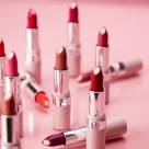 Avon lansează Make-up+Care, gama care îngrijește, uniformizează și protejează tenul