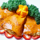 Clatite de ardei rosu cu guacamole