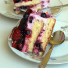 Prajitura de post cu dulceata de afine si nuci