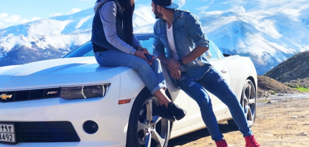 La ce te uiti prima data atunci cand intalnesti pe cineva?