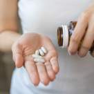 Tu cum iei pastilele? Studiul Spring Farma arată cele mai frecvente greșeli. Farmaciștii explică ce poți face mai bine