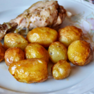 Cina rapida: Cartofi noi aromati la cuptor