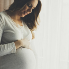 Cum trec gravidele și proaspetele mămici prin pandemie? Cele mai frecvente întrebări adresate medicilor ginecologi