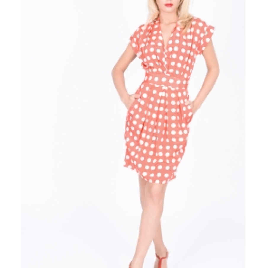 ...si o rochie scurta cu buline!