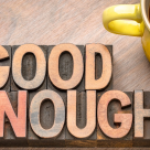 'Nu sunt suficient de bun': 4 modalități de a rupe ciclul gândirii autodistructive